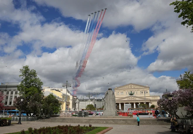V Moskvi potekajo še zadnje priprave za dan zmage. FOTO: Marina Lisceva/Reuters
