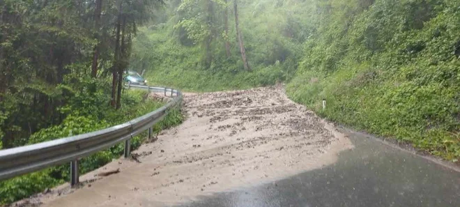 Water in Cerkno flooded three facilities, also problems due to avalanches