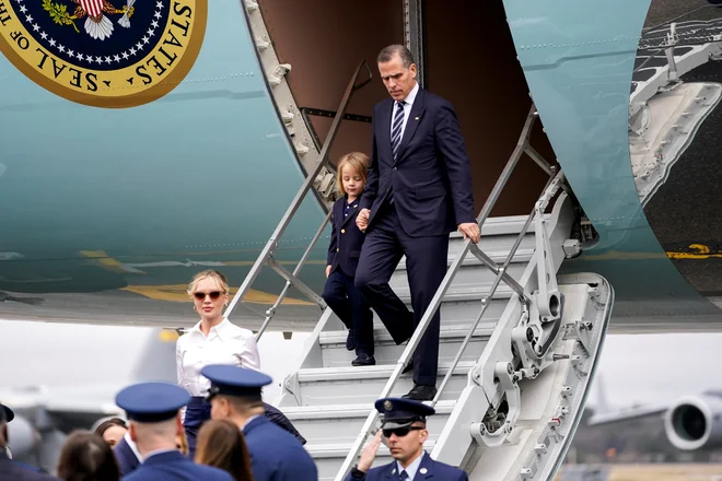Hunter Biden je v času predsedovanja svojega očeta svoje amaterske slike prodajal za pol milijona dolarjev na kos. Foto: Nathan Howard/Reuters