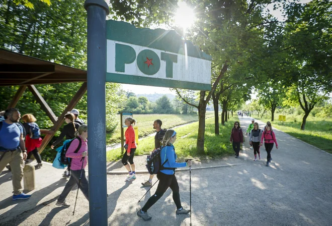 Prireditev Pot ob žici velja za najbolj množično športno-rekreativno prireditev pri nas. Lani so organizatorji našteli okoli 37.000 udeležencev. FOTO: Jože Suhadolnik/Delo