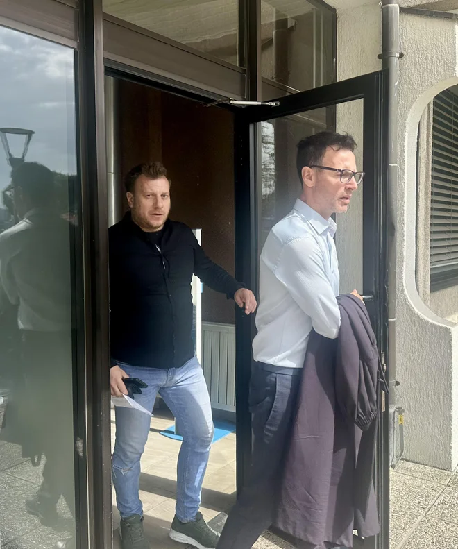 Savo Kralj z zagovornikom Matejem Domjem. FOTO: Moni Černe