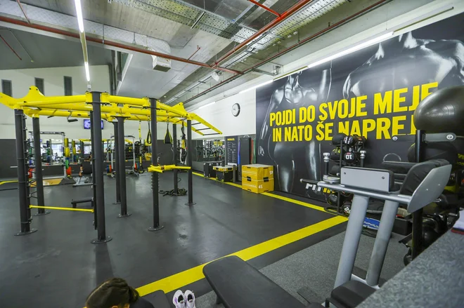 Fitnes prostor je odprt že ob 6. uri zjutraj. FOTO: Jože Suhadolnik