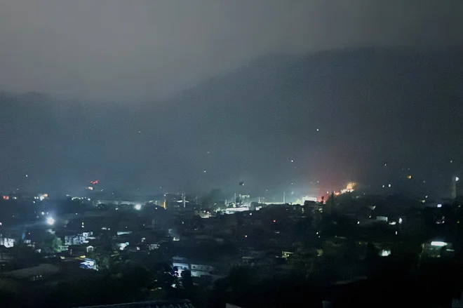 Pakistan je potrdil, da je med napadenimi območji Muzafarabad, glavno mesto v delu Kašmirja, ki je pod pakistansko upravo. FOTO: Reuters