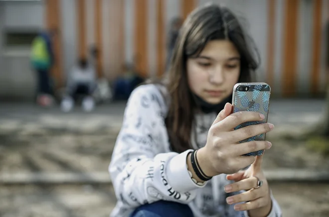 Young newspapers no longer read, how do they follow the news?