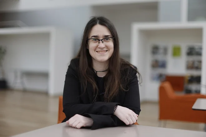 »Skupine na Harvardu nisem izbrala zaradi znanega imena, temveč zaradi skupnih znanstvenih interesov ter njihovega strokovnega znanja v metodah, ki sem se jih želela naučiti.«  FOTO: Leon Vidic


 
