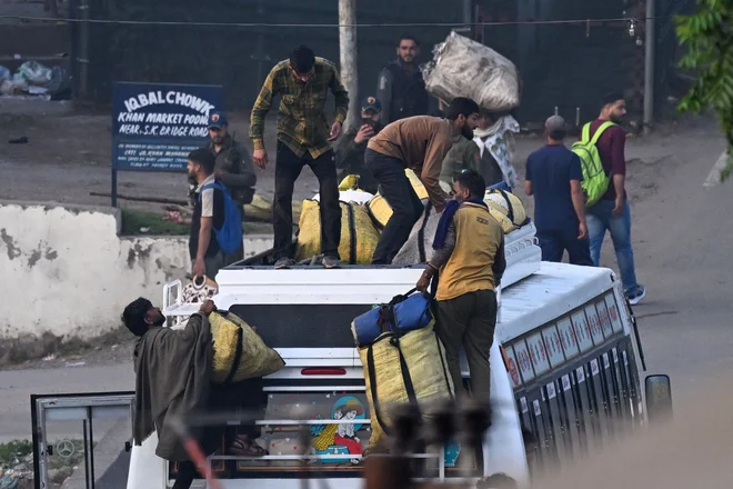 In Indian attacks on targets in Pakistan at least eight deaths