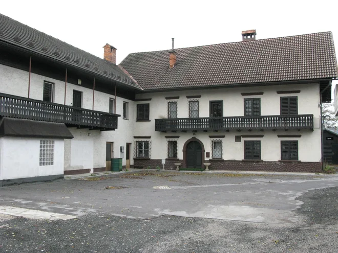 Construction inspection sealed the facility of the Carniolan Intergenerational Center
