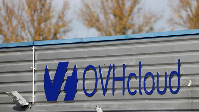 EU želi zmanjšati odvisnost od ameriških in kitajskih ponudnikov, zato spodbuja lokalne ponudnike, kot so Deutsche Telekom, Atos, OVHcloud in drugi, da (z)gradijo evropski računalniški oblak po meri evropske suverenosti. FOTO: Reuters