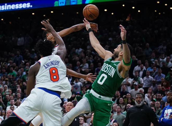 Mikal Bridges je blokiral met Jasona Tatuma v zadnjih sekundah tekme. FOTO: David Butler/Ii Imagn Images Via Reuters Connect