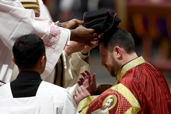 Who is the Ukrainian who, as the youngest cardinal, elects the new pope?