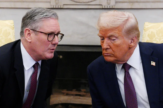 Velika Britanija se je še posebej spretno izognila prepirom, čeprav laburist Keir Starmer zagovarja številne drugačne poglede, kot jih ima ameriški predsednik Donald Trump. Foto Carl Court/Reuters