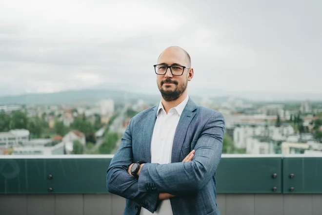 »Ko podpišeš pogodbo s Petrolom, ne podpišeš zgolj za izvedbo projekta. Podpišeš zavezništvo, ki traja.« FOTO: Petrol