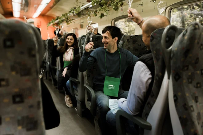 The most popular novelty among experiences in the Vipava Valley is the Vipava Valley Wine Train. Photo: Nejc Bole