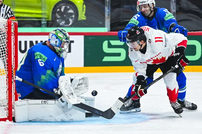 Lukaš Horak je imel v vratih slovenske reprezentance veliko dela. FOTO: Jonathan Nackstrand/AFP