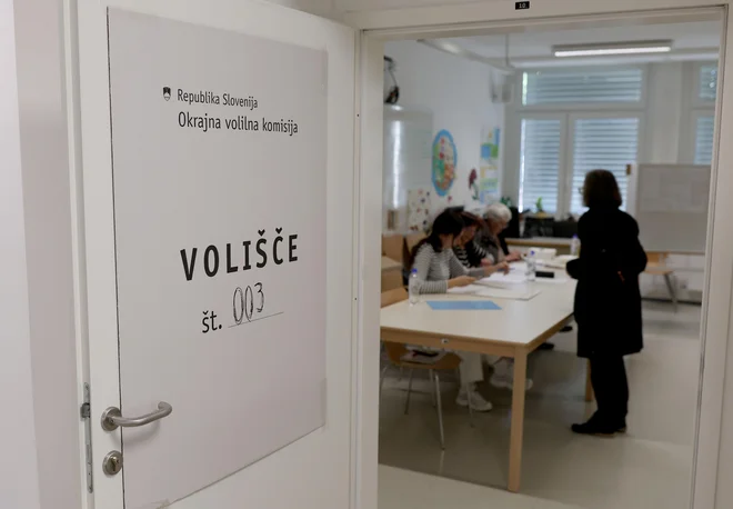 SDS je pozival k udeležbi, GS in Levica pa k bojkotu. FOTO: Blaž Samec/Delo