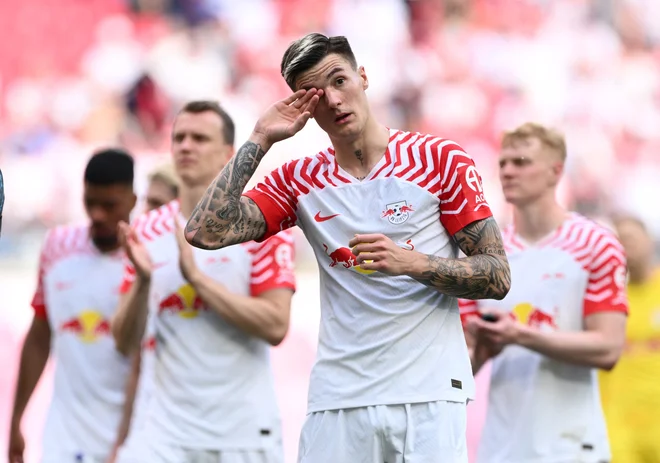 Slovenski zvezdnik Benjamin Šeško na tokratnem gostovanju Leipziga v Bremnu ni imel razloga za veselje. FOTO: Annegret Hilse/Reuters