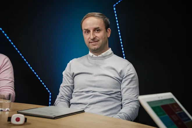 »Brez e-oskrbe bi bilo okoli deset odstotkov uporabnikov prisiljenih oditi v institucionalno varstvo, saj se doma ne bi več počutili varne.« FOTO: Luka Maček