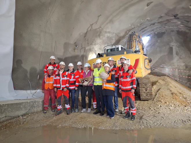 Preboj prvega predora na hitri cesti do Koroške. FOTO: Dars