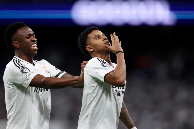 Brazilca Rodrygo (spredaj) in Vinicius Junior nista veliko pokazala v tej sezoni. FOTO: Violeta Santos Moura/Reuters