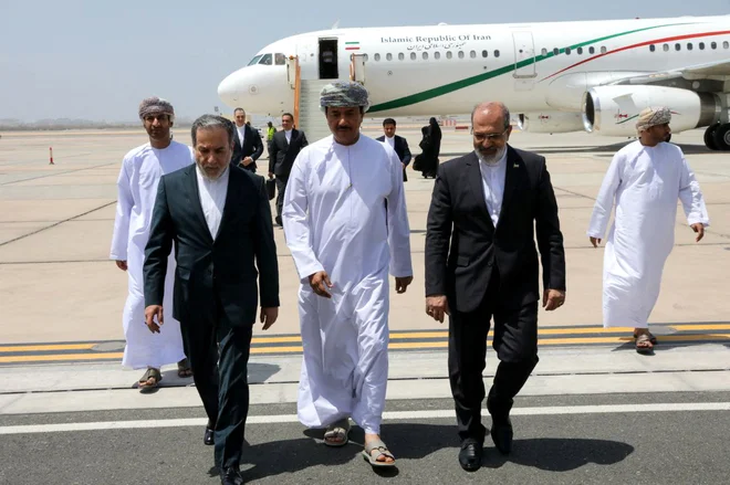 Iran offers the hand of the UAE and Saudi Arabia for Nuclear Collaboration