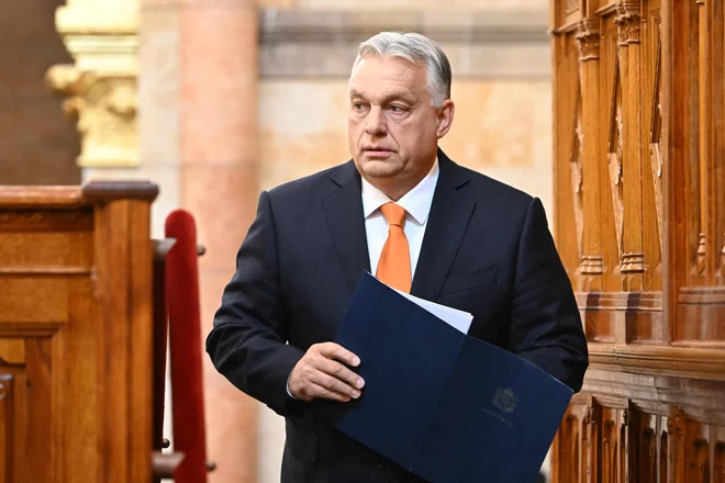 Analitiki ta ukrep vidijo kot najnovejšo stopnjo v večletnih prizadevanjih administracije Viktorja Orbána za sistematično krepitev nadzora nad sfero političnega izražanja in nad delovanjem civilne družbe. FOTO: Attila Kisbenedek/AFP