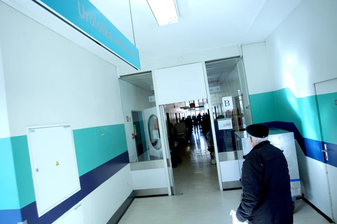 Problem je v hitrih in enostavnih rešitvah, ki zanemarjajo kompleksnost področja, preslišijo mnenje stroke in servirajo eksperiment, ki je ne samo nestrokoven, ampak tudi neetičen. FOTO: Roman Šipić/Delo