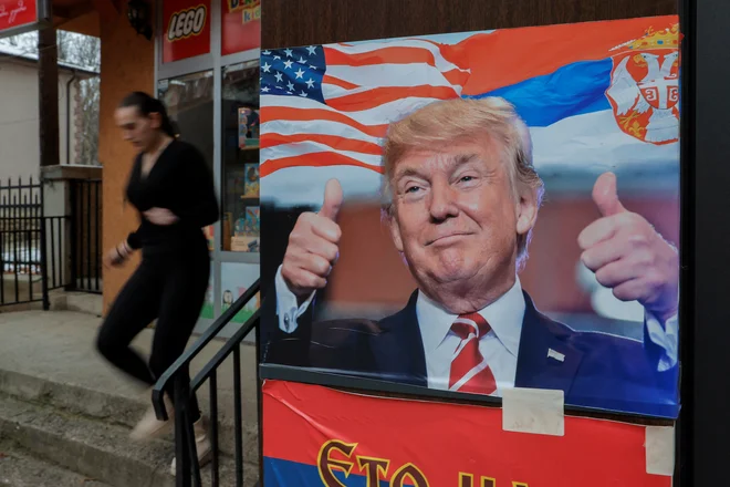 Projekt v Srbiji je le eden od več nedavnih poslov družine Trump. Ti projekti sprožajo vprašanja o etičnosti in morebitnem konfliktu interesov. FOTO: Valdrin Xhemaj/Reuters