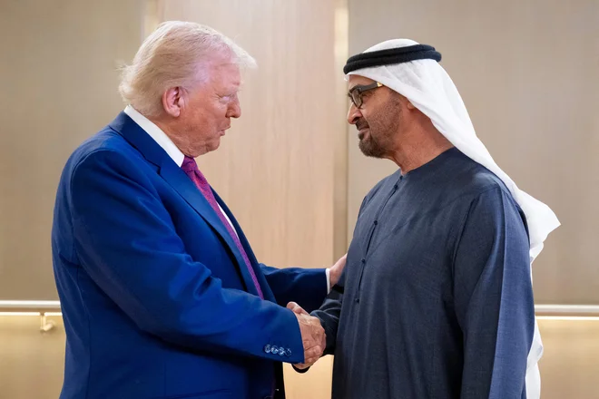 Posli so narekovali tempo srečanj tudi v Združenih arabskih emiratih, predvidoma zadnjim postankom tokratne Trumpove turneje. FOTO: Abdulla Al-neyadi/Afp