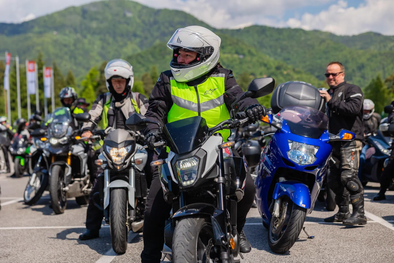 Motoristična sezona se začne, ko prvič po zimskem predahu spet sedemo na motor. FOTO: Črt Piksi