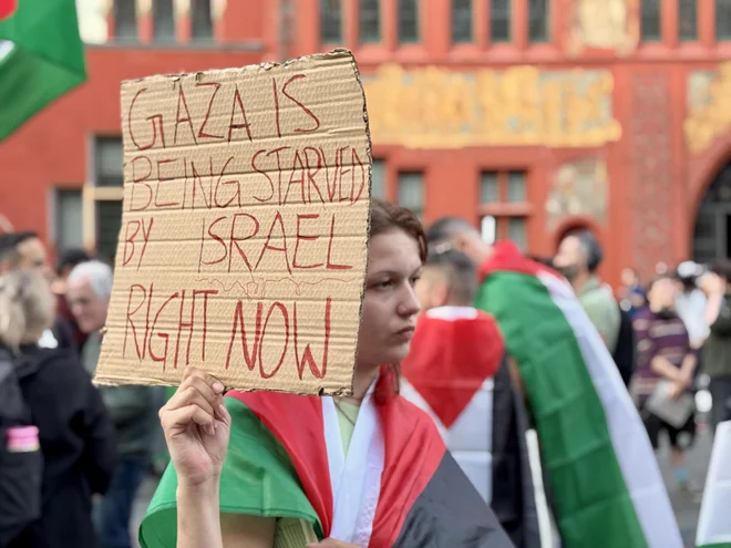 Danes so v Baslu napovedane nove manifestacije. FOTO: Gašper Završnik