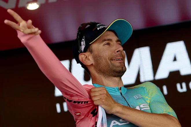 Ayuso with good use Roglic’s favorite weapon