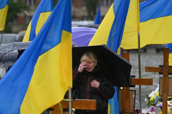 Če bodo pogajanja spet propadla, bo Ukrajine naslednjič še manj, še precej manj, so menda odkrito zagrozili ruski pogajalci. 

FOTO: Jurij Djačišin/AFP