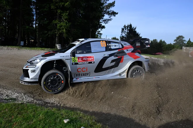 Finski zvezdnik Kalle Rovanperä je tokrat osvojil tretje mesto. FOTO: Miguel Riopa/AFP