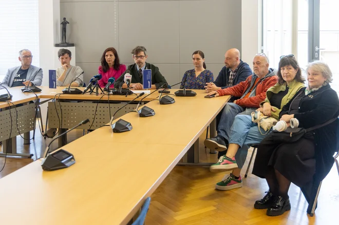 Odgovor kdaj in koliko sredstev bodo dobili na Kolodvorski pričakujejo do konca meseca. FOTO: Voranc Vogel