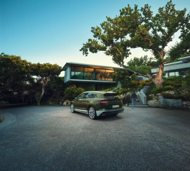 Enyaq omogoča tudi parkiranje na daljavo (Remote Parking) in priučeno parkiranje (Trained Parking). FOTO: Škoda