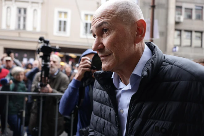 Januarja letos pa je država Janši zaradi obsodbe in prestajanja zaporne kazni v zadevi Patria že izplačala odškodnino. FOTO: Črt Piksi