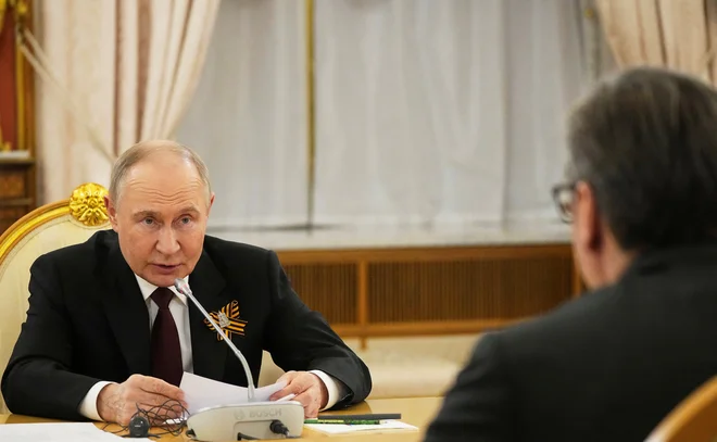 Vzporedno z novicami o krepitvi energetskih vezi je Srbija ponovno odločno potrdila svojo namero, da nadaljuje strateško partnerstvo z Rusijo. FOTO: Alexander Zemlianichenko/Reuters