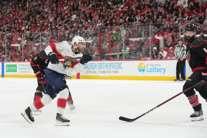 Sam Bennett (9) je bil med strelci Floride za prvo zmago v finalu vzhodne konference NHL. FOTO: James Guillory/Imagn Images Via Reuters Connect