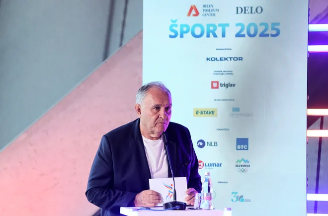Udeležence konference Šport je pozdravil Bojan Budja, odgovorni urednik Dela. FOTO: Blaž Samec/Delo
