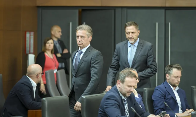 Golob je doslej vse očitke zanikal, a glede na poteze, ki jih vleče njegov krog, kaže, da ga odločanje KPK vendale skrbi. FOTO: Jože Suhadolnik