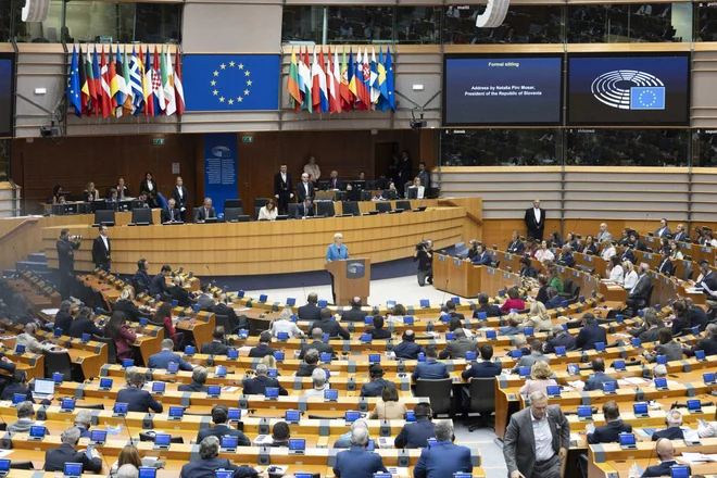 Jasno je, da se moramo na področju varnosti in obrambe postaviti na lastne noge, je v evropskem parlamentu povedala predsednica države Nataša Pirc Musar. FOTO: Matjaž Klemenc/UPRS