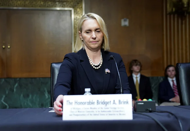 »Rusija je šibkejša, kot se kaže. Ukrajina je močnejša, kot se zdi,« je dejala Bridget Brink. FOTO: Kevin Lamarque/Reuters