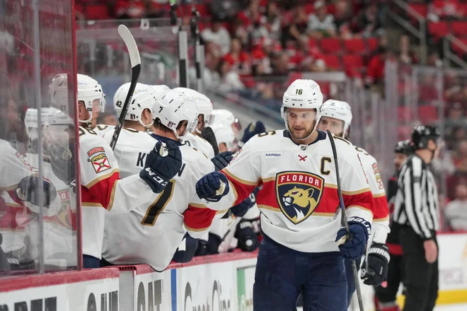 Finski kapetan Panterjev, Aleksander Barkov, je postavil končni izid. FOTO: James Guillory/Reuters