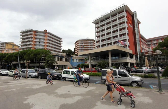 Delnice turističnih družb in založbe Mladinska knjiga bo SDH lahko ponudil tudi institucionalnim vlagateljem. Foto Blaž Samec
