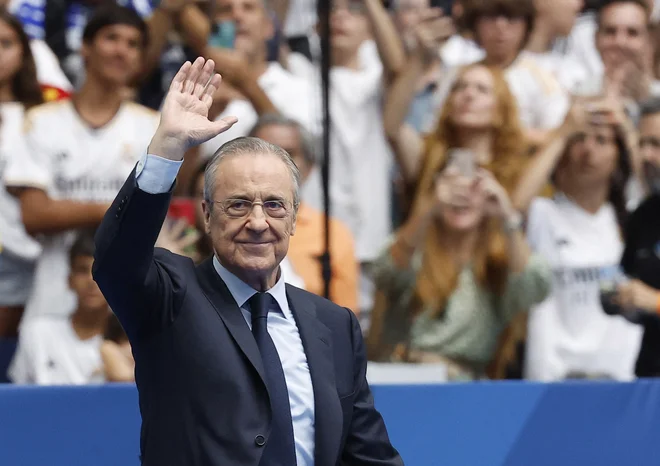 Prvi mož madridskega Reala Florentino Perez ni bil skop, nogometašem je obljubil bogate premije za zmago na klubskem svetovnem prvenstvu. FOTO: Juan Medina/Reuters