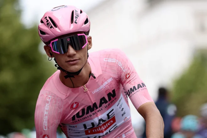 Mehiški kolesar Isaac Del Toro (UAE Team Emirates). FOTO: Luca Bettini/AFP