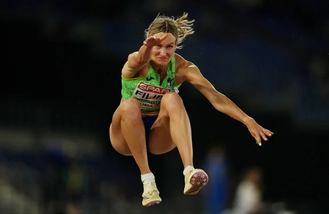 Czech first exceeded 72 meters and boldly improved the Slovenian record