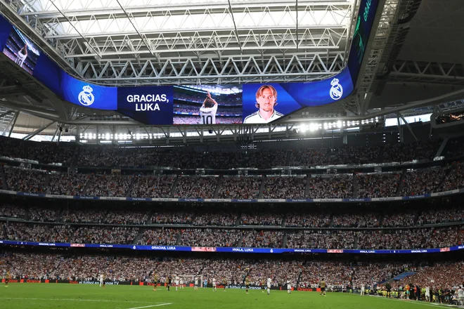 Madridčani obožujejo hrvaškega velemojstra nogometne igre. FOTO: Isabel Infantes/Reuters