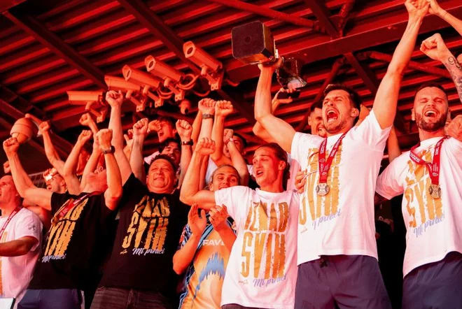 Navijači Rijeke so se veselili drugega naslova hrvaških prvakov. FOTO: HNK Rijeka/instagram