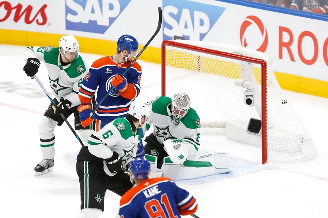 Edmonton je prevlado na domačem ledu pokazal že v prvi tretji, ki jo je dobil z 2:0. FOTO: Codie Mclachlan/AFP